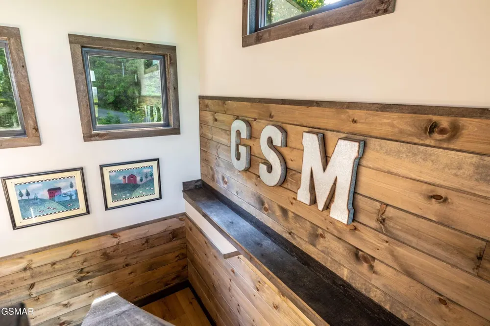 2511 Cove Mountain Lane Sevierville, TN 37862