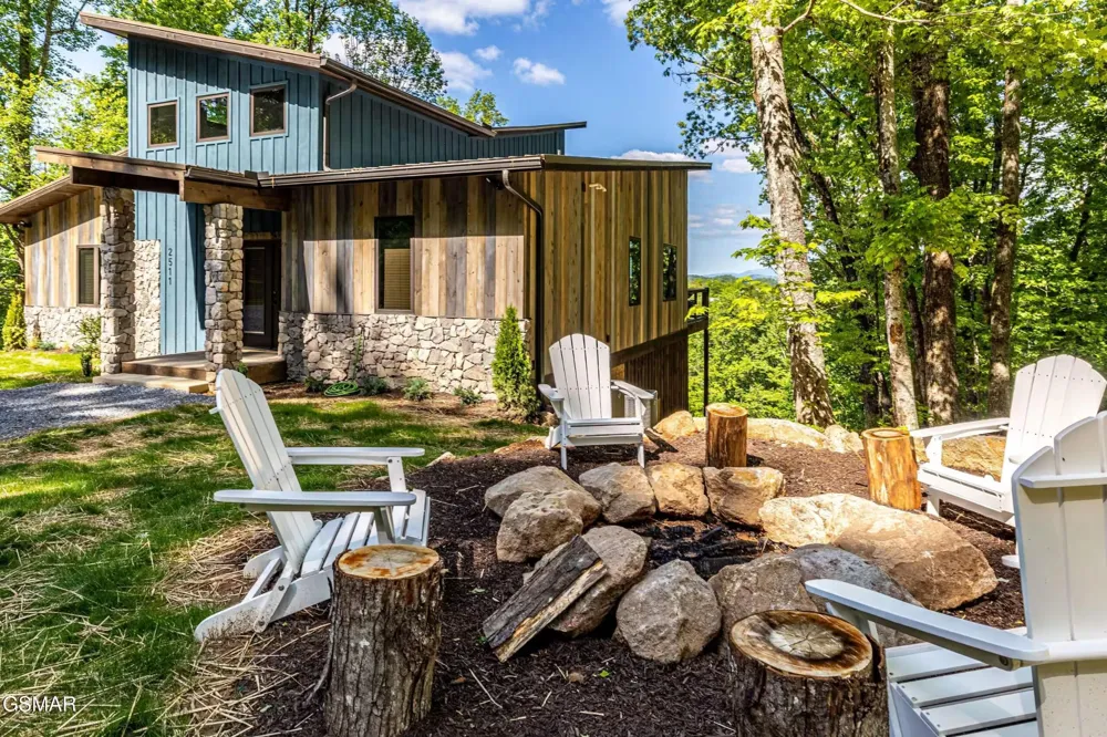 2511 Cove Mountain Lane Sevierville, TN 37862