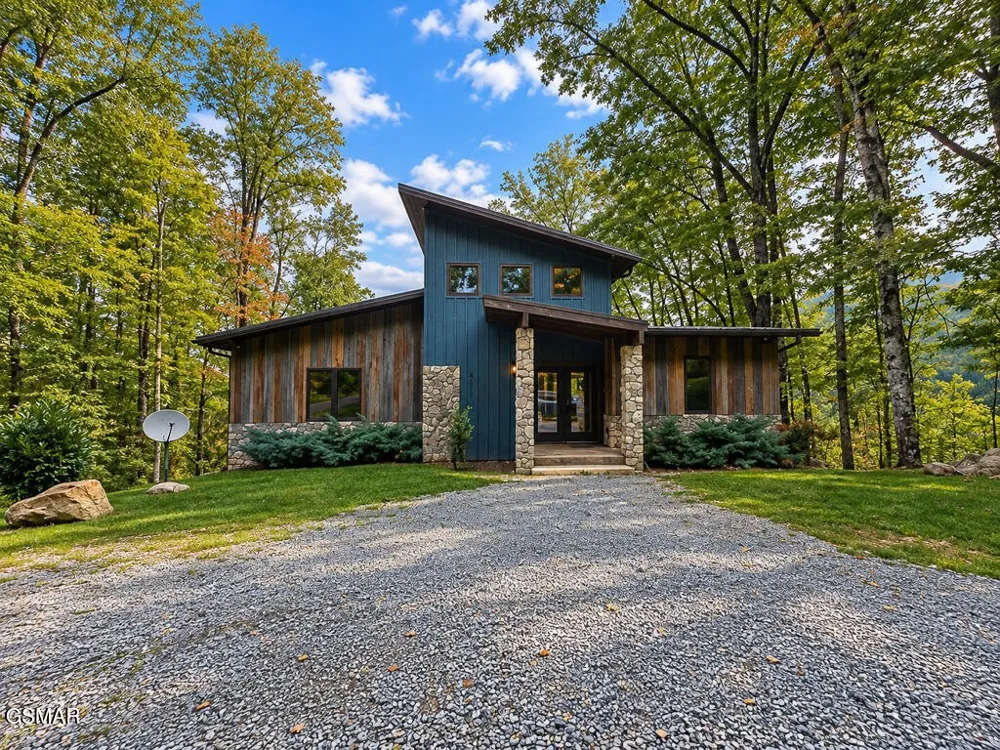 2511 Cove Mountain Lane Sevierville, TN 37862