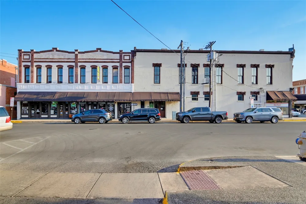 111 E Gonzales Street Seguin, TX 78155