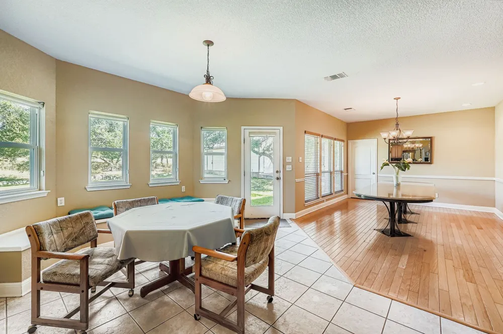 900 Wayside Drive Wimberley, TX 78676