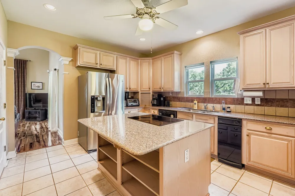900 Wayside Drive Wimberley, TX 78676