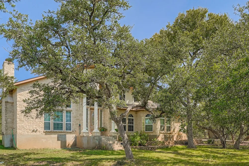 900 Wayside Drive Wimberley, TX 78676