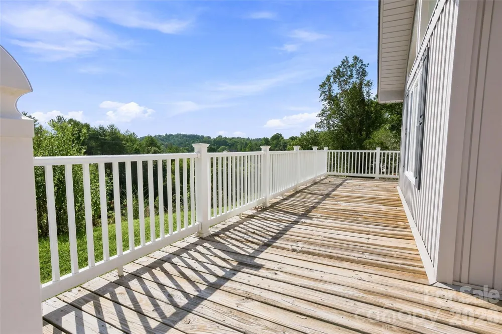 30 Morning Glory Lane Weaverville, NC 28787