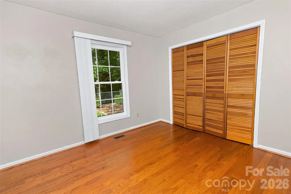 30 Morning Glory Lane Weaverville, NC 28787