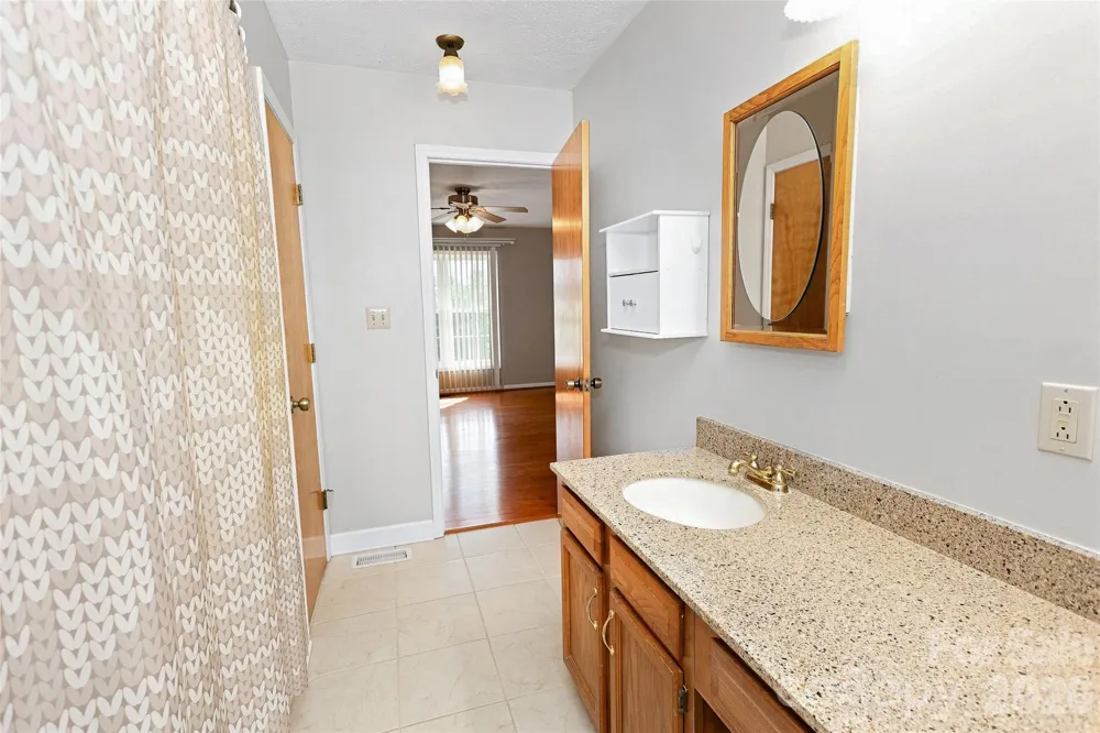 30 Morning Glory Lane Weaverville, NC 28787