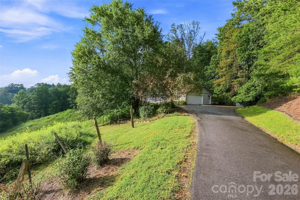 30 Morning Glory Lane Weaverville, NC 28787