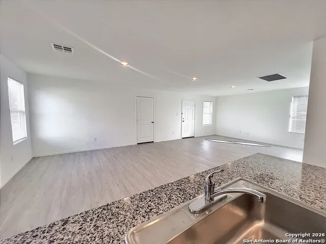 6623 Whirling Path San Antonio, TX 78253
