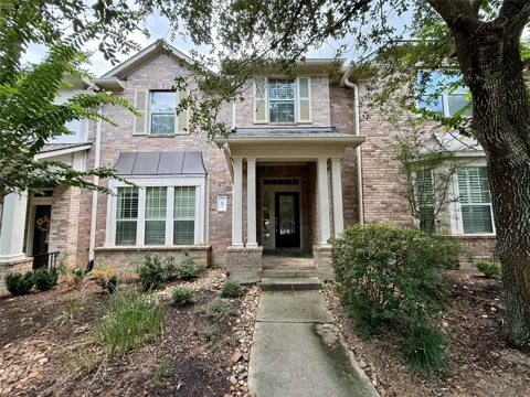 62 E Pipers Green Street