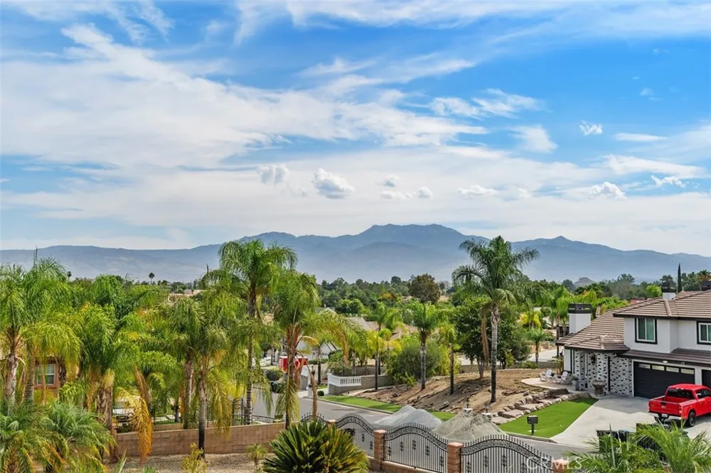 27355 Stonehenge Hemet, CA 92544