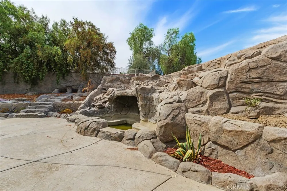 27355 Stonehenge Hemet, CA 92544