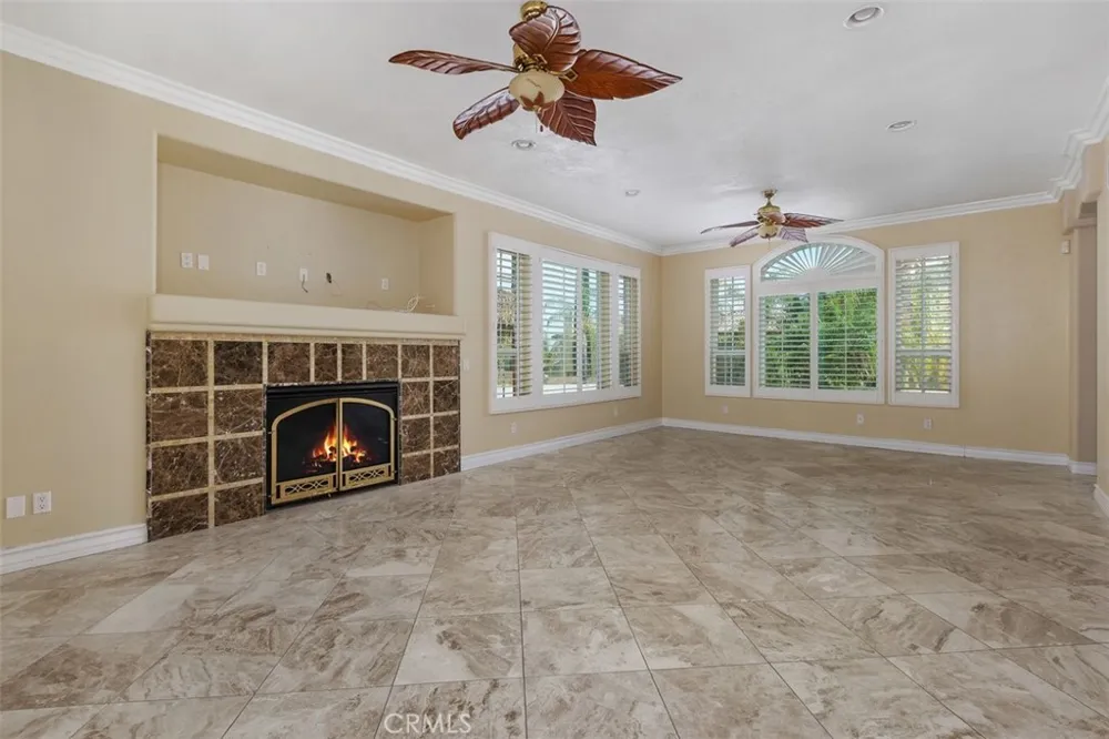27355 Stonehenge Hemet, CA 92544