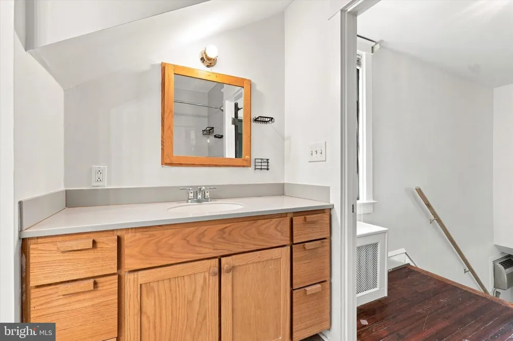 612 S BROAD STREET Lansdale, PA 19446