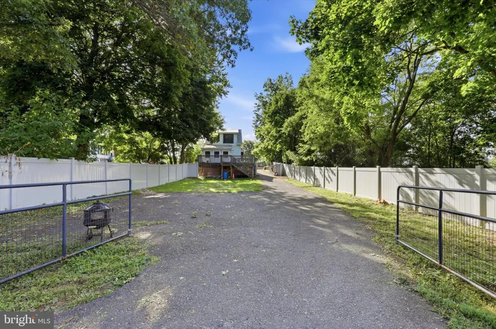 612 S BROAD STREET Lansdale, PA 19446