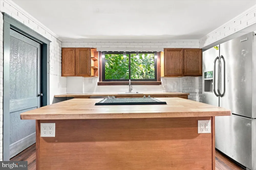 612 S BROAD STREET Lansdale, PA 19446