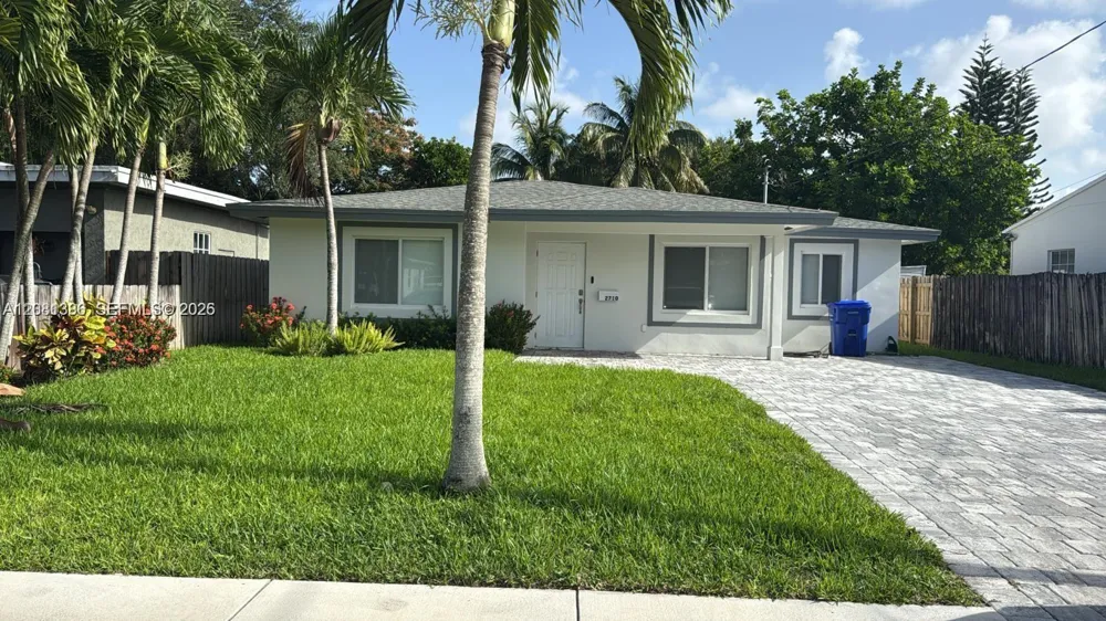 2710 Grant St Hollywood, FL 33020