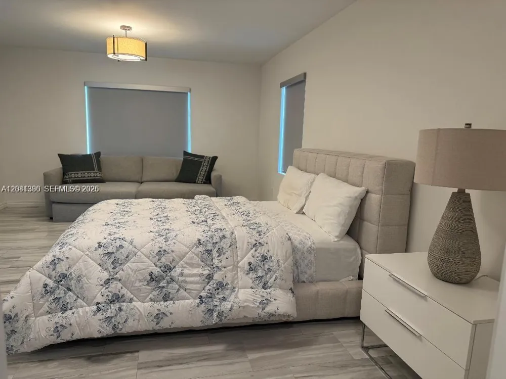 2710 Grant St Hollywood, FL 33020