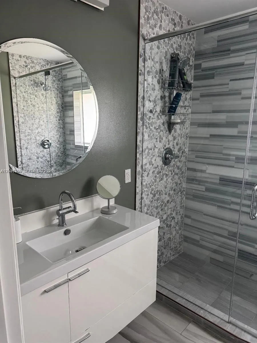 2710 Grant St Hollywood, FL 33020
