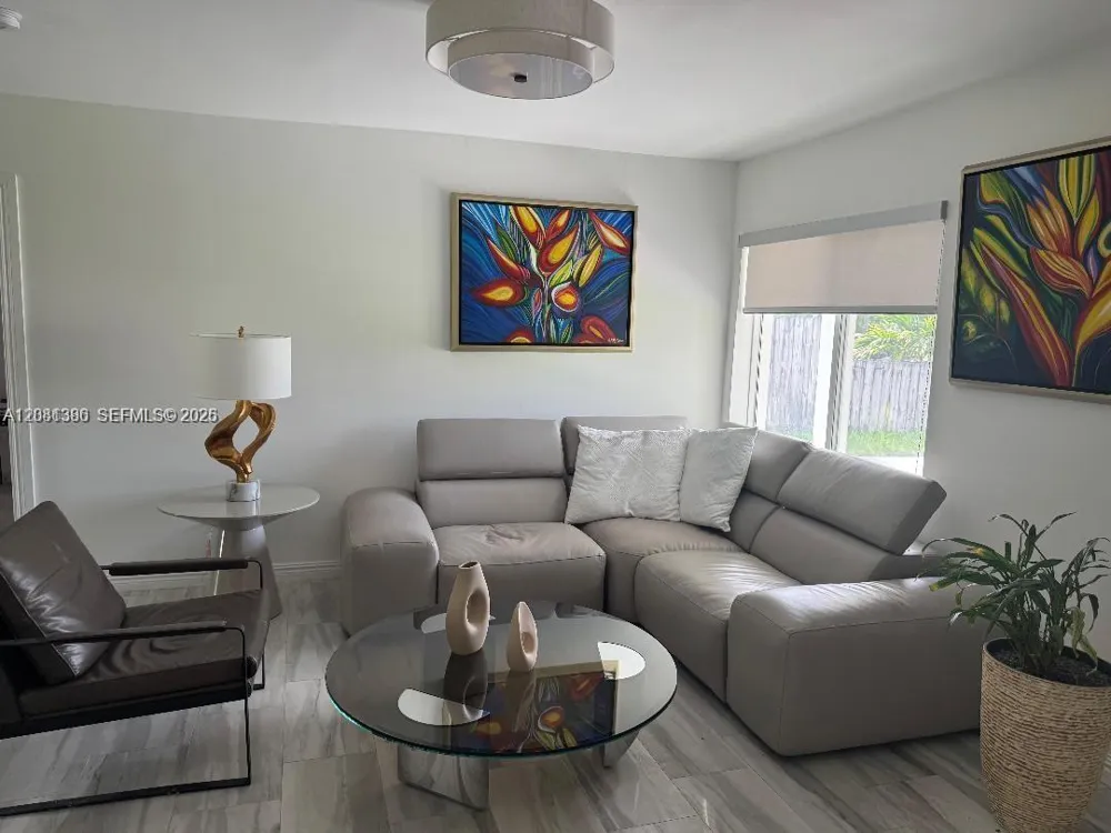 2710 Grant St Hollywood, FL 33020