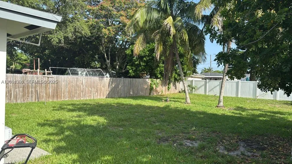 2710 Grant St Hollywood, FL 33020