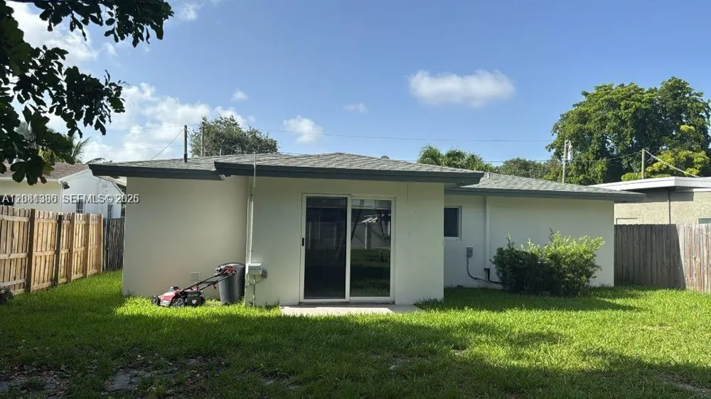 2710 Grant St Hollywood, FL 33020
