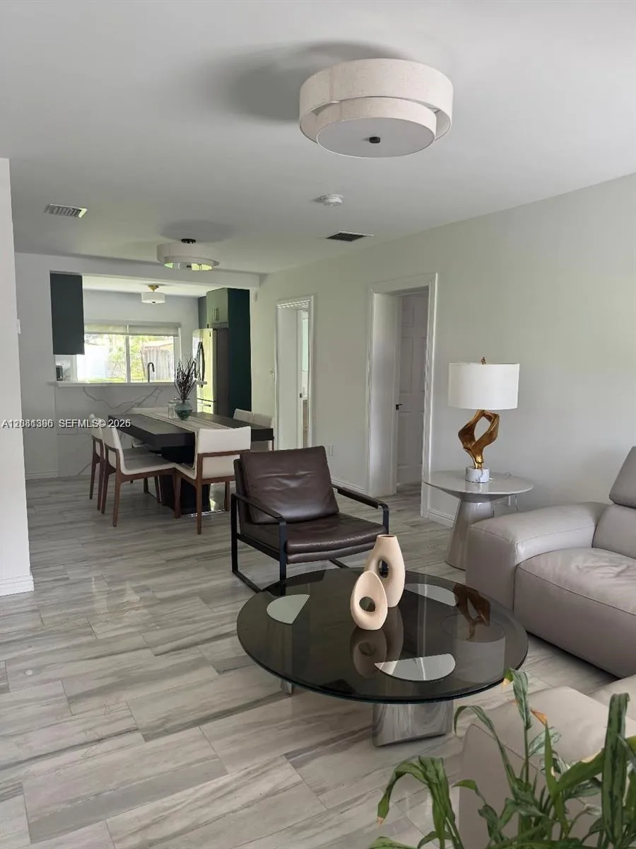 2710 Grant St Hollywood, FL 33020