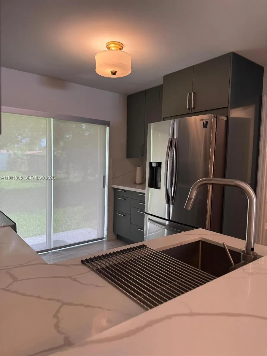 2710 Grant St Hollywood, FL 33020