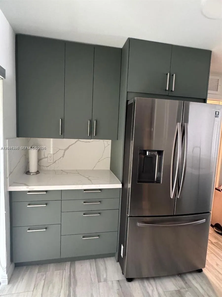 2710 Grant St Hollywood, FL 33020