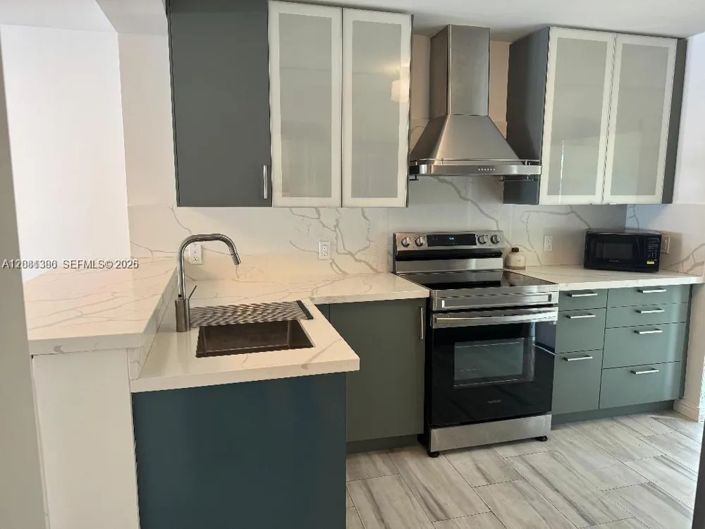 2710 Grant St Hollywood, FL 33020