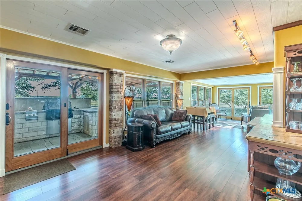 10941 Moffat Road Temple, TX 76502