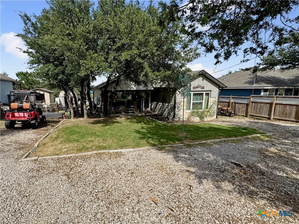 1463 Ramble Hills Canyon Lake, TX 78133