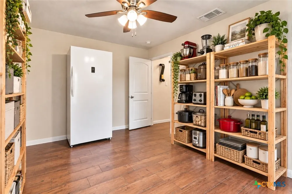 1463 Ramble Hills Canyon Lake, TX 78133