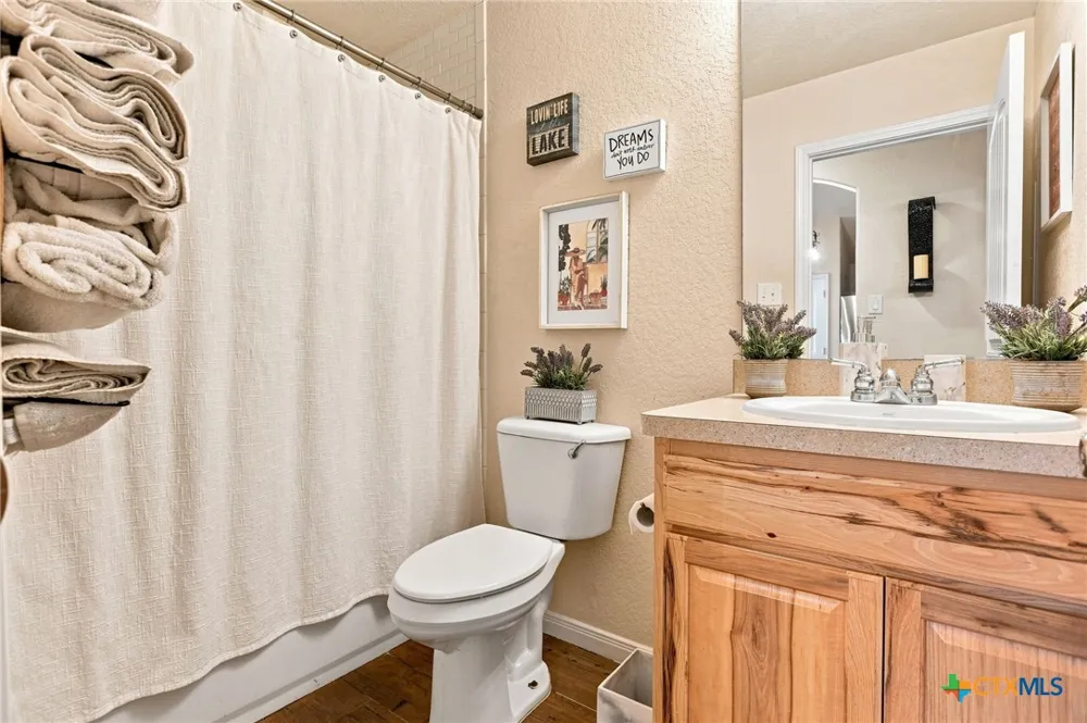 1463 Ramble Hills Canyon Lake, TX 78133