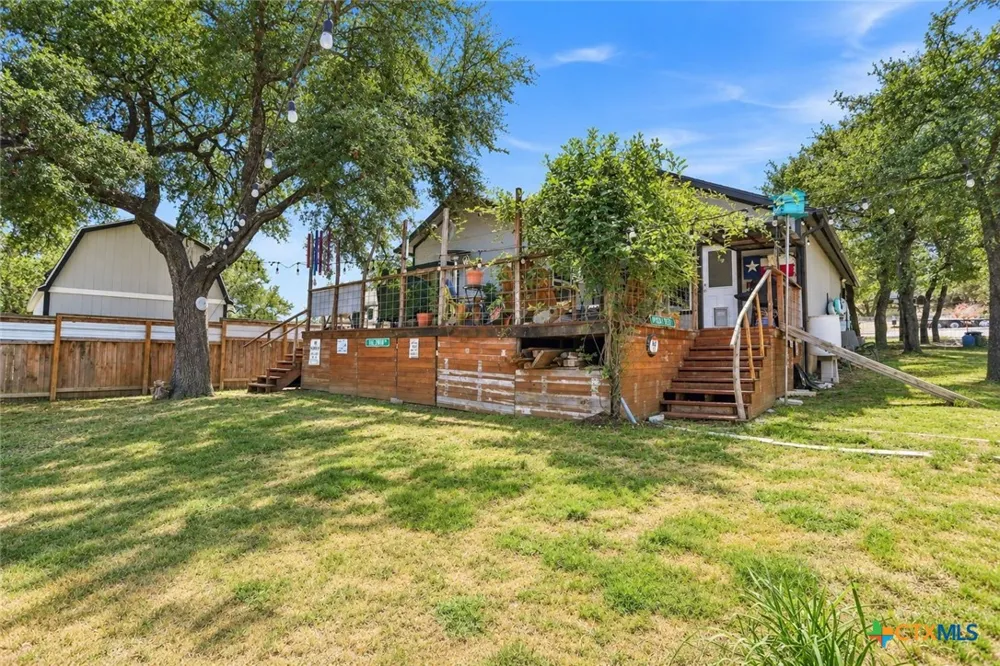 1463 Ramble Hills Canyon Lake, TX 78133