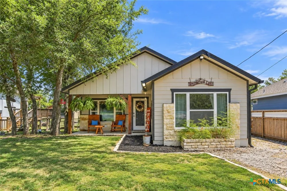 1463 Ramble Hills Canyon Lake, TX 78133