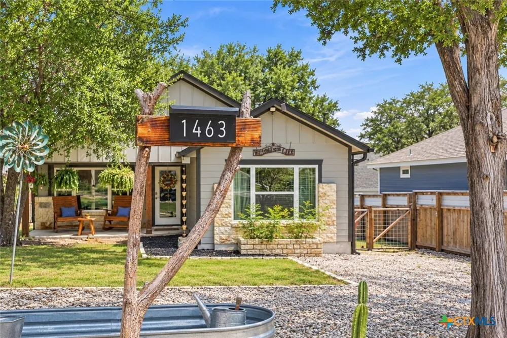 1463 Ramble Hills Canyon Lake, TX 78133