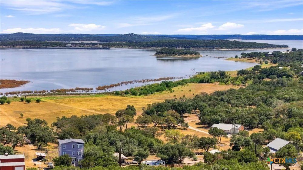 1463 Ramble Hills Canyon Lake, TX 78133