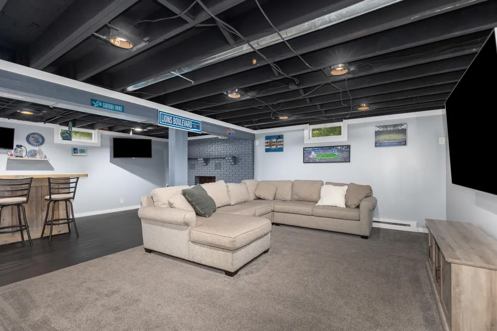 10022 Alaska Avenue SE Caledonia, MI 49316