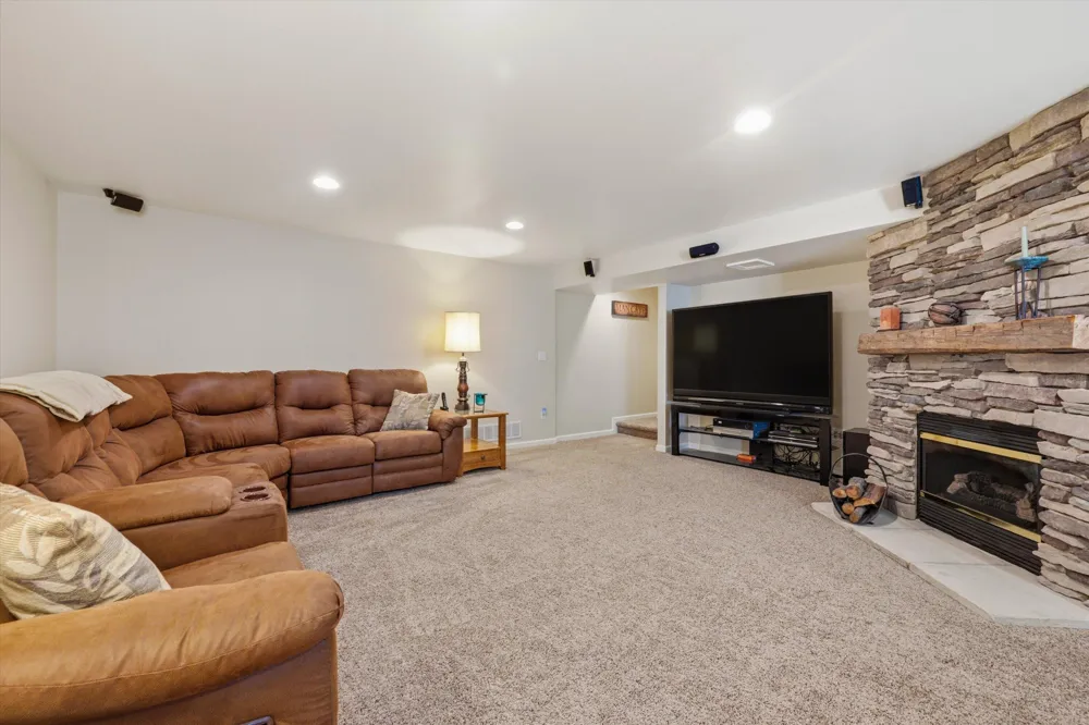 7057 Maplelawn Drive Ypsilanti, MI 48197