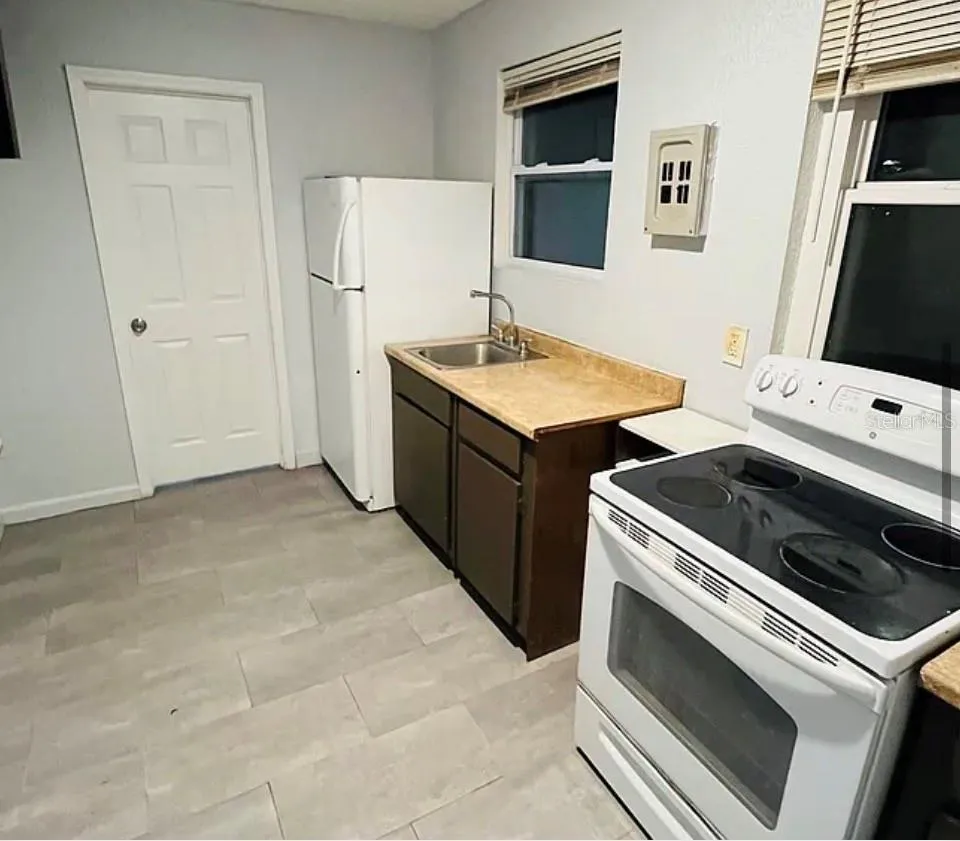 920 E SENECA AVENUE Tampa, FL 33612