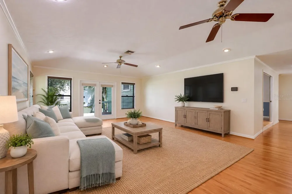 918 99TH STREET NW Bradenton, FL 34209