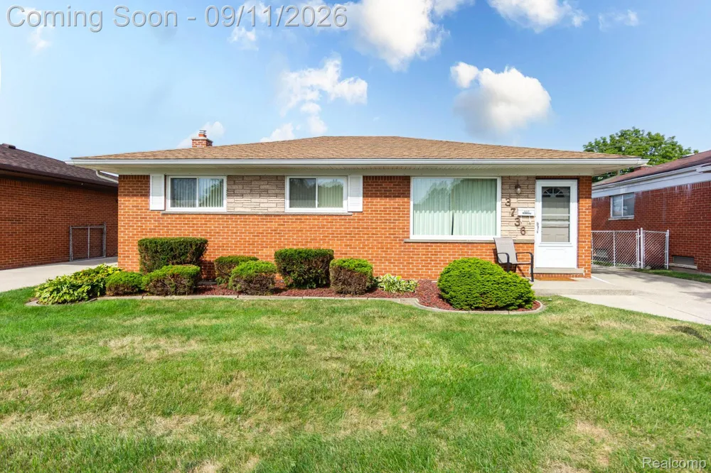 3736 Harlow Avenue Allen Park City, MI 48101