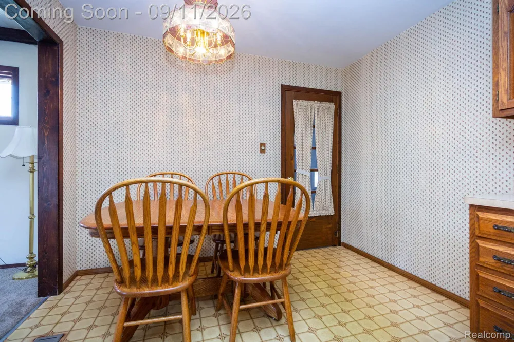 3736 Harlow Avenue Allen Park City, MI 48101