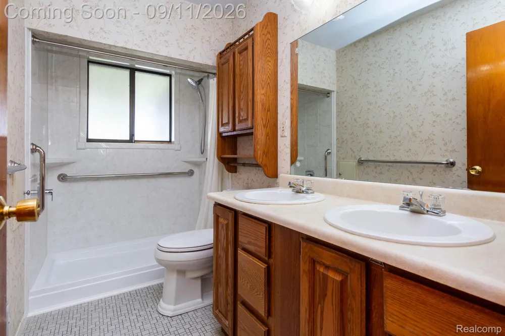 3736 Harlow Avenue Allen Park City, MI 48101