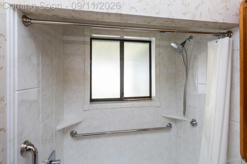 3736 Harlow Avenue Allen Park City, MI 48101