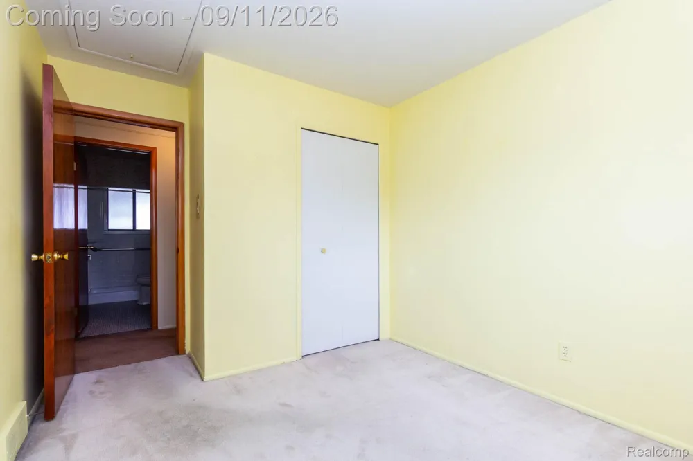 3736 Harlow Avenue Allen Park City, MI 48101