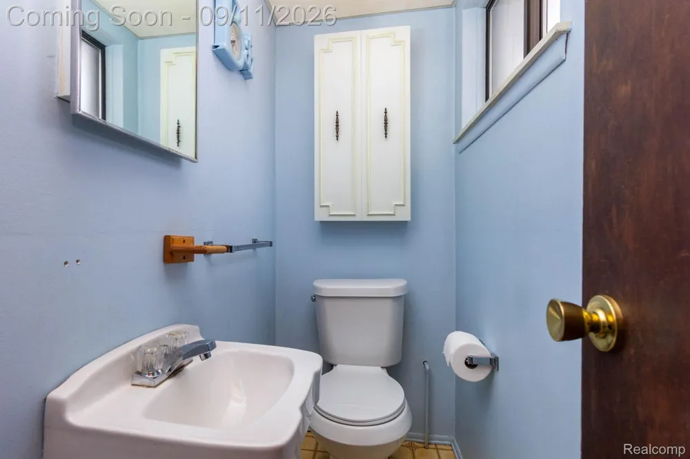 3736 Harlow Avenue Allen Park City, MI 48101