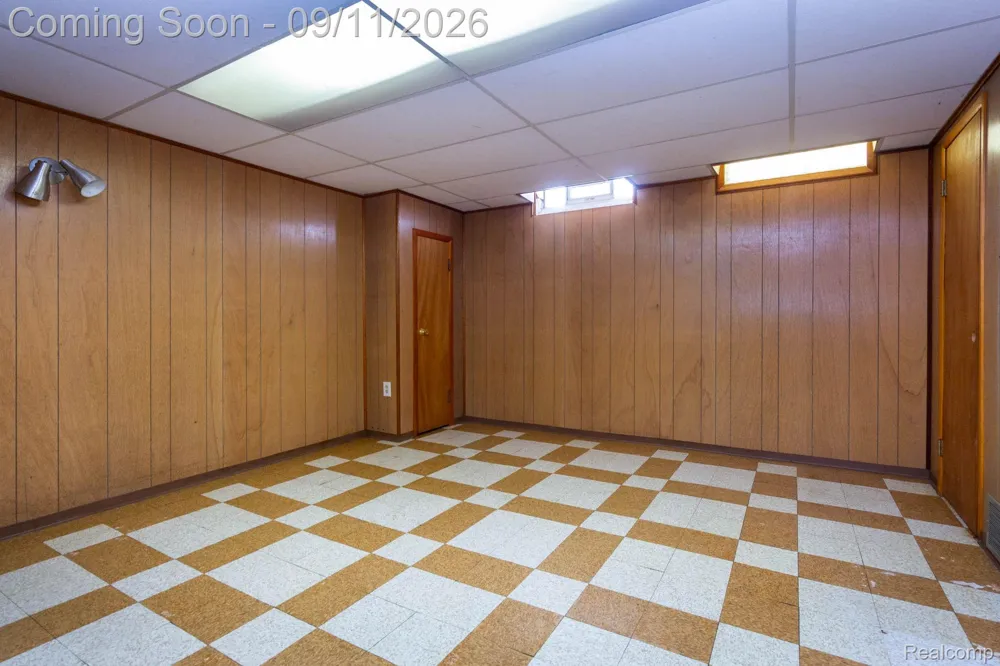 3736 Harlow Avenue Allen Park City, MI 48101