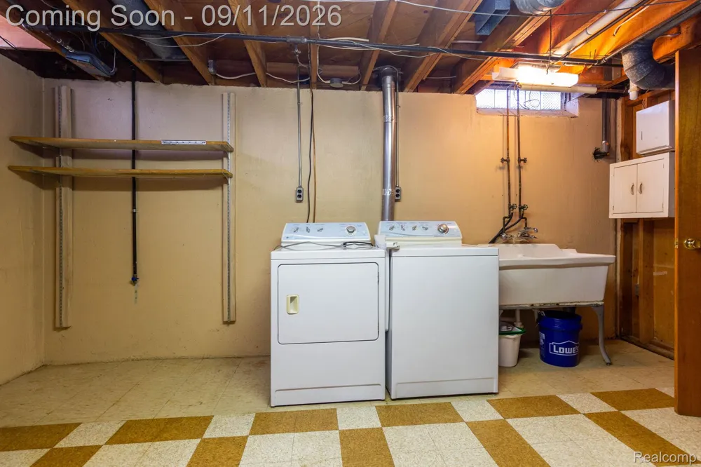 3736 Harlow Avenue Allen Park City, MI 48101