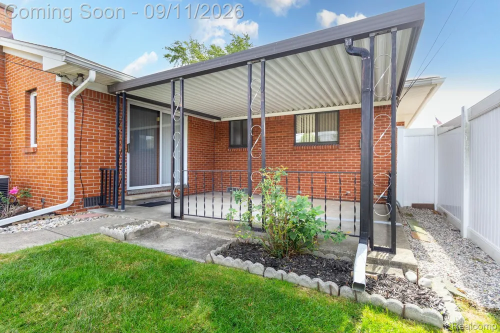 3736 Harlow Avenue Allen Park City, MI 48101
